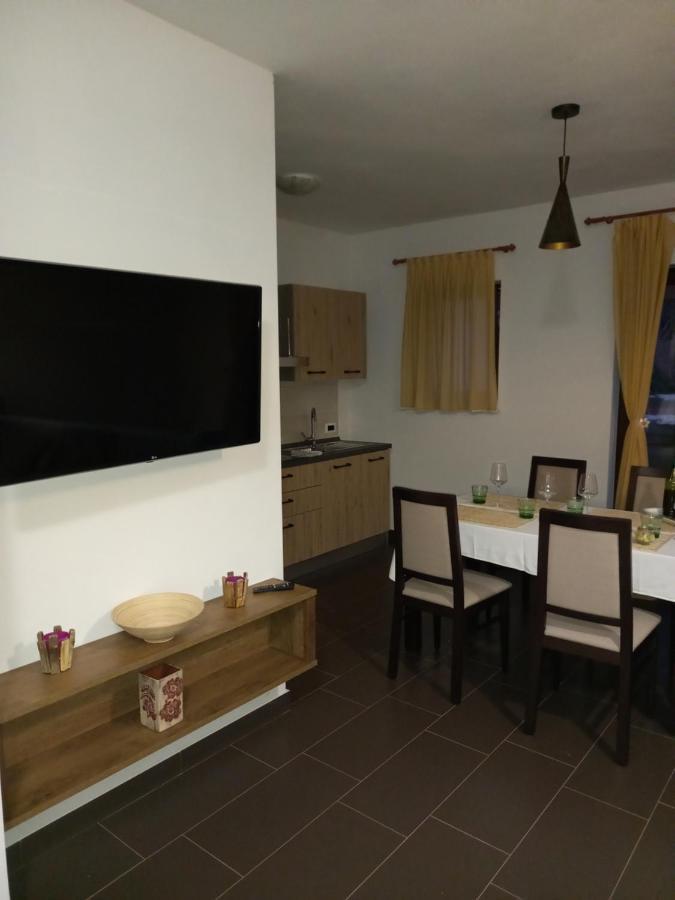Apartmani Noa I Natali Kaldanija Eksteriør billede
