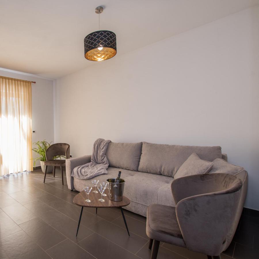 Apartmani Noa I Natali Kaldanija Eksteriør billede